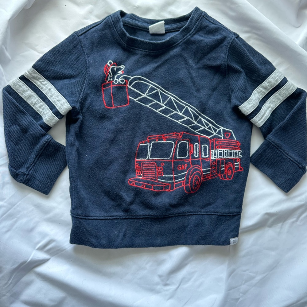Baby Gap Long Sleeve Fire Truck Shirt/Sweatshirt Size 5